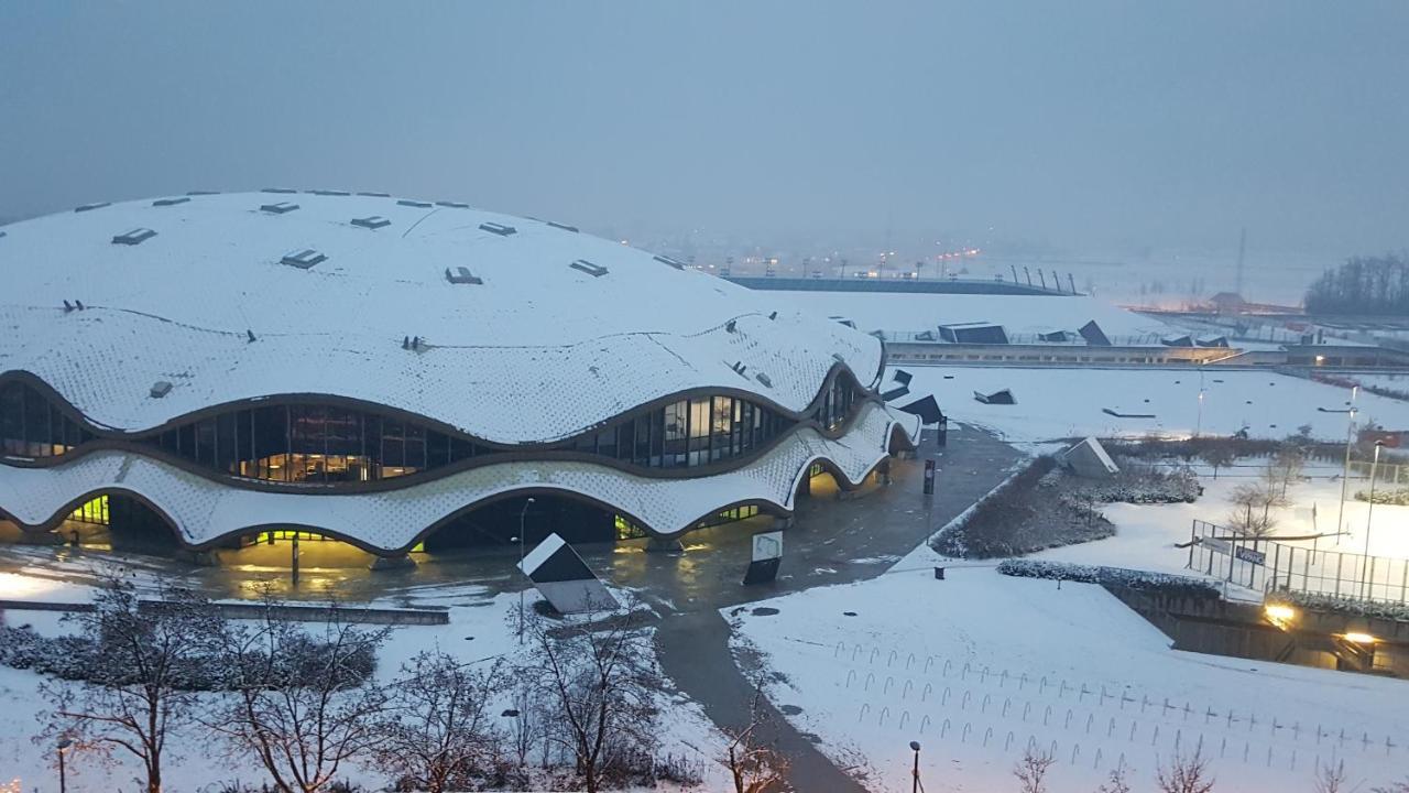 E&E Apartments 4* Arena Stozice Любляна Экстерьер фото
